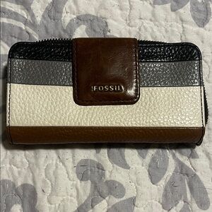 Fossil Leather Madison zip neutral multi wallet